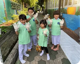 Aktivitas luar ruangan siswa TK