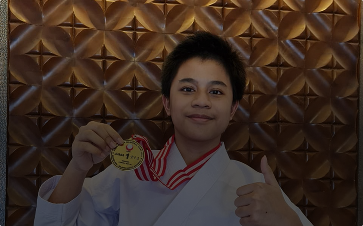 Rafi Radani meraih penghargaan Karate