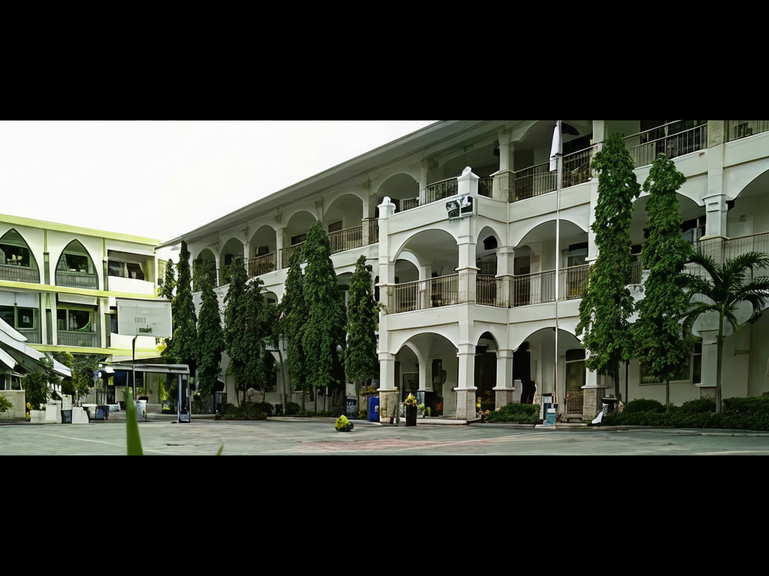 Gedung kampus Al-Azhar Kelapa Gading Surabaya